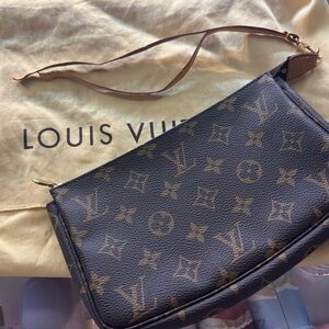 Louis Vuitton Pochette